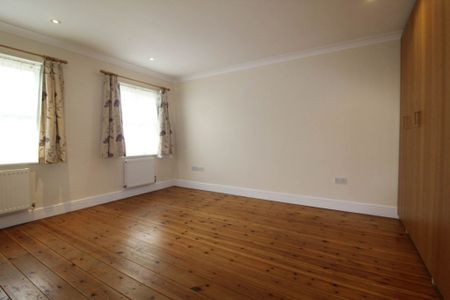 4 bed Detached for rent - Photo 4