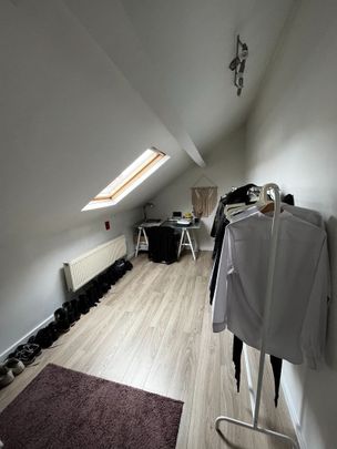 --- NIEUW --- Goed gelegen dakappartement - Photo 1