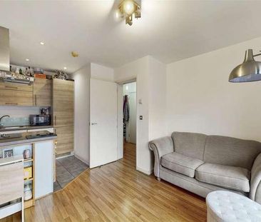 Windsor Court, Mostyn Grove, Bow, E3 - Photo 2