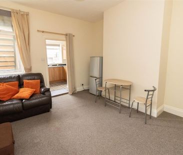 1 Bedroom Flat - Ground Floor - Photo 2