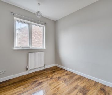 4 bedroom detached house to rent - Photo 4