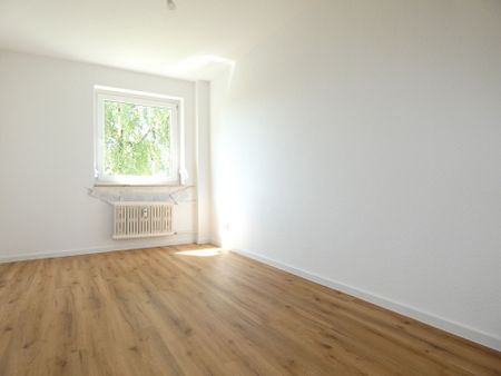 *** Attraktive 3-Zi.-Whg. mit Balkon! Erstbezug nach Sanierung! *** - Foto 2