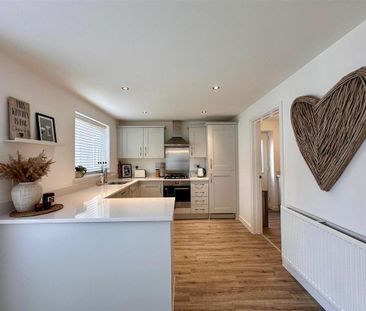 3 bedroom detached house to rent - Photo 6