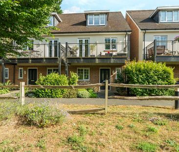 Rivermead Walk, Godalming - 4 bedrooms Property for lettings - Seym... - Photo 6