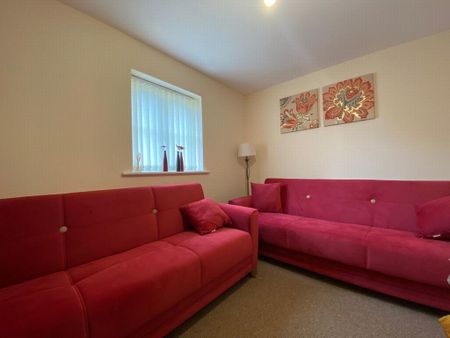 3 bedroom semi-detached house to rent - Photo 2