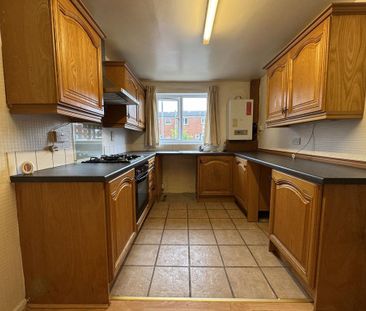 3 bedroom terraced house to rent - Photo 2