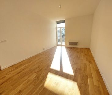location Appartement T3 DE 61.6m² À VIENNE - Photo 2