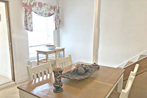 2 bedroom property to rent - Photo 1