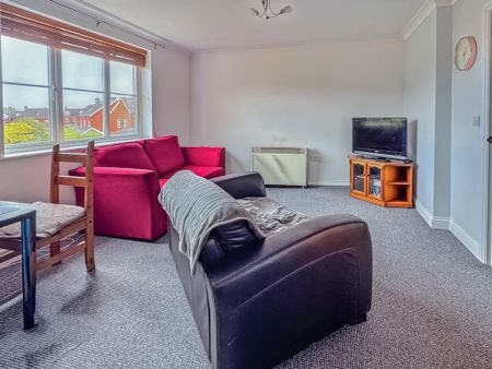 2 bedroom flat to rent - Photo 2