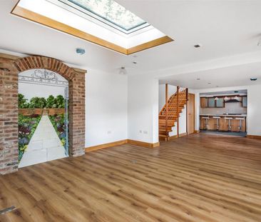 3 bedroom House To Let - Photo 2