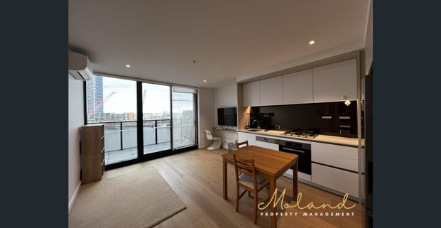 Collins Wharf Waterfront - Stunning 1 Bedroom Apartment - Photo 1
