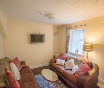 STUDENT ACCOMMODATION, 6 Stewarts Terrace, Derry/Londonderry, BT48 7LH - Photo 1