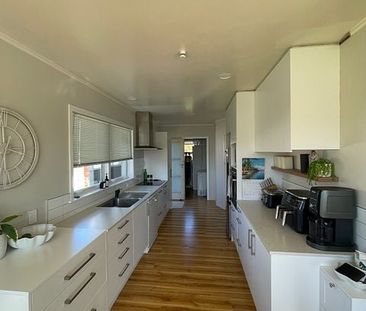 Great Family 3BR Home in Fairfield! - Photo 4