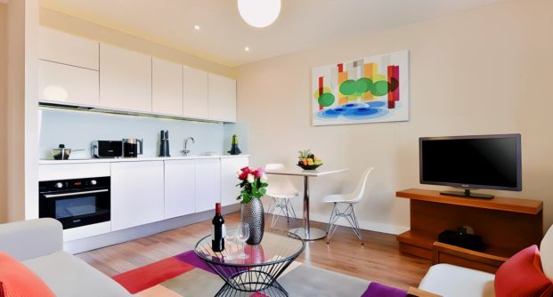 Studio Apartment - Photo 1