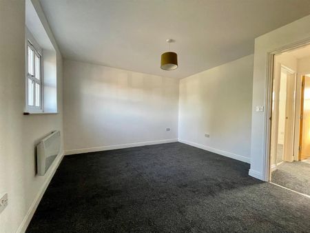 2 Bed House - Photo 5