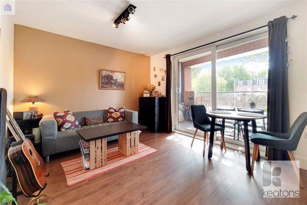 Studio to rent - Photo 1