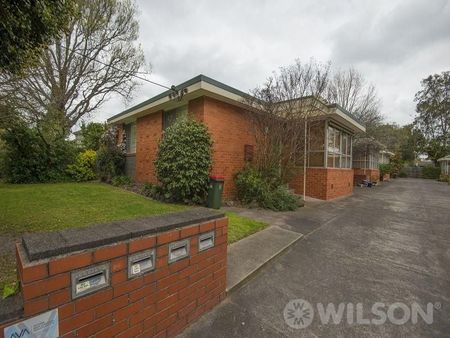 Light & Bright Unit in Elsternwick - Photo 5