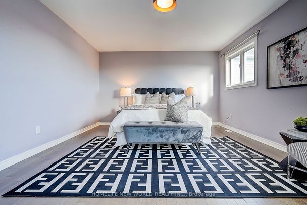 For Lease - 2002 Cocklin Crescent, Oshawa, Ontario - Photo 1