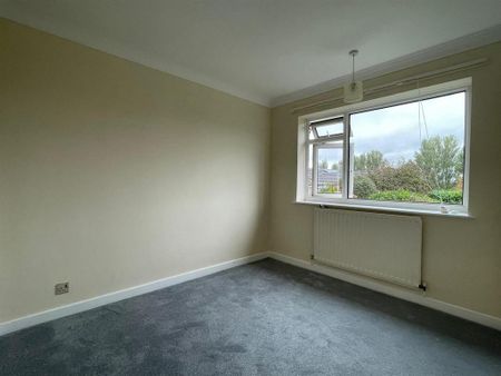 3 bedroom detached bungalow to rent - Photo 5