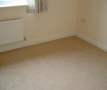 2 bedroom semi-detached house to rent - Photo 3