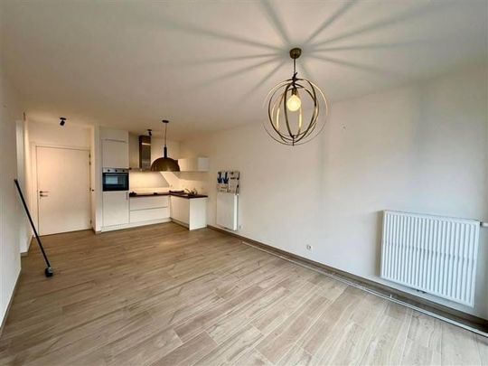 Appartement te huur - Photo 1