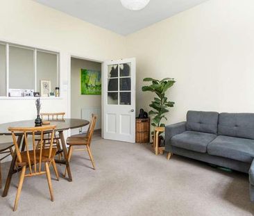 Highbury Park, Highbury, London, N5 - Photo 4