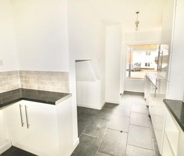 3 bedroom end of terrace house to rent - Photo 6