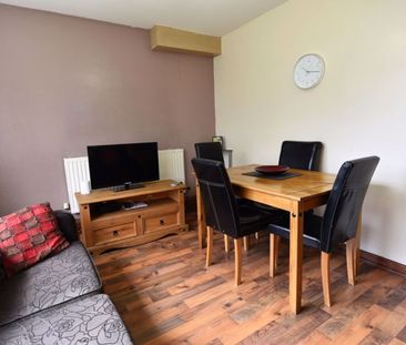 4 bedroom Flat in Grovewood, Leeds - Photo 3