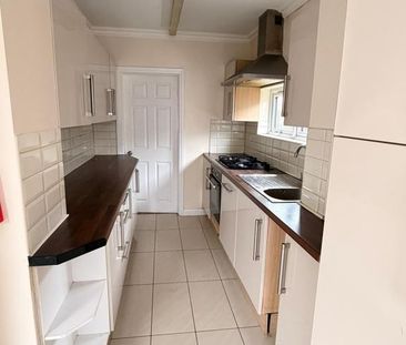 3 bedroom terraced house to rent - Photo 5