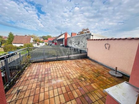 **Gepflegte 3-Zi.Whng. mit schöner Dachterrasse in Neuenhäusen** - Photo 2