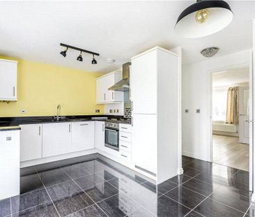 3 bedroom end of terrace house to rent - Photo 2