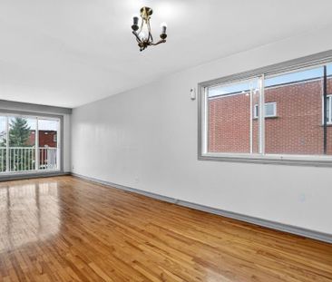 3-bedroom apartment 1200 sqft Perfect spot Lachine Montreal for rent - Photo 4