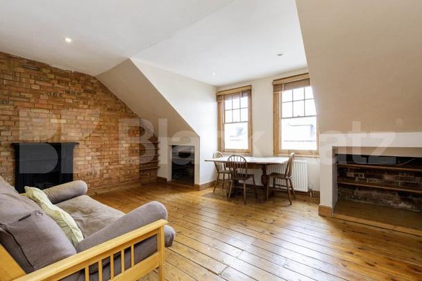 Top floor 1 bedroom with exposed brick and private roof terrace - Photo 1
