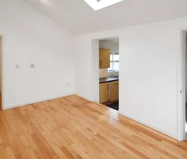 One Bedroom Flat for Rent in Burgess Hill - Photo 2