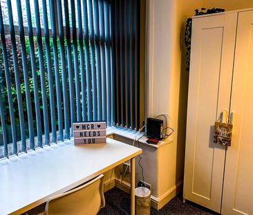 Room in a Shared House, Langworthy Road, M6 - Photo 1