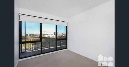 Stylish 2 bedroom, 2 bathroom apartment in a thriving city-fringe location - Photo 3