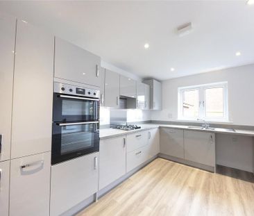 4 bedroom detached house to rent - Photo 5