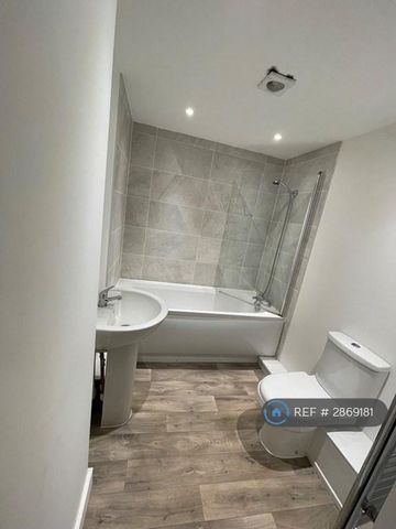 1 bedroom flat to rent - Photo 4