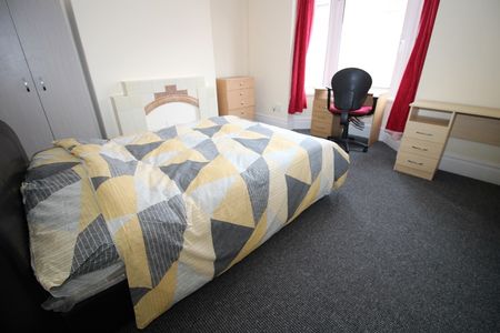 26 York Avenue, Lincoln - Photo 2