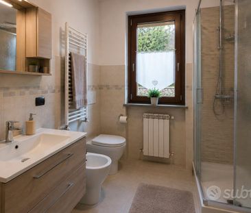 Ampio Bilocale con balcone e box auto - Photo 3