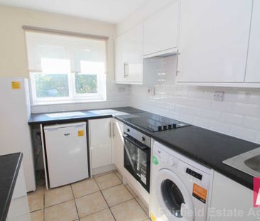Redwood Close, South Oxhey, WD19 - Photo 5