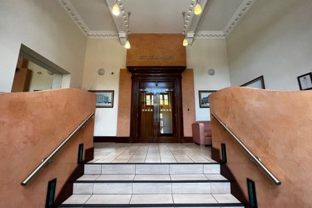 Lowgate, HULL - Photo 3