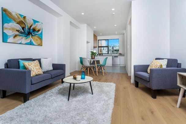 Modern 3 Bedroom Townhouse in Henderson! - Photo 1