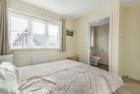 3 bedroom detached house to rent - Photo 5