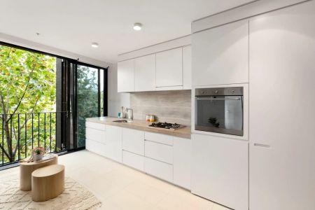 Light-Filled and Chic Bayside Living with Rooftop Oasis! - Photo 5