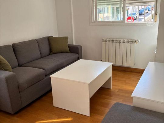 Piso de alquiler en Calle de Milán, 32, Canillas - Photo 1