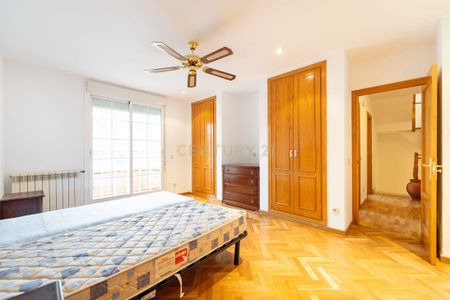 Pozuelo de Alarcón, Community of Madrid - Photo 2