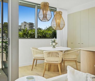 LUXURY FULLY FURNISHED BEACHSIDE APARTMENT WITH OCEAN VIEWS - Photo 3