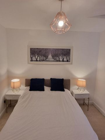 1 bedroom in a house share to rent - Photo 2