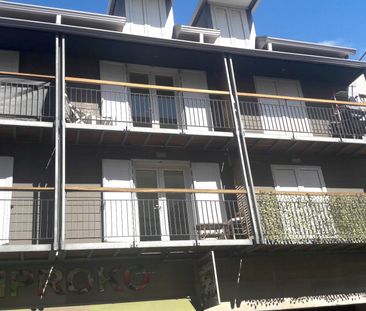 Location Appartement 4 pièces 100m² ST DENIS 97400 - Photo 3